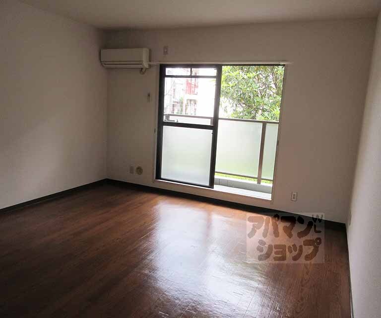 居室・リビング　広々としたお部屋です！