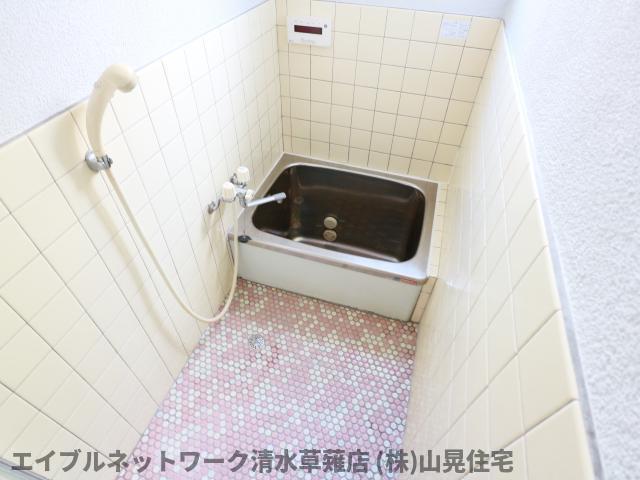 バス・シャワールーム　落ち着いた空間のお風呂です