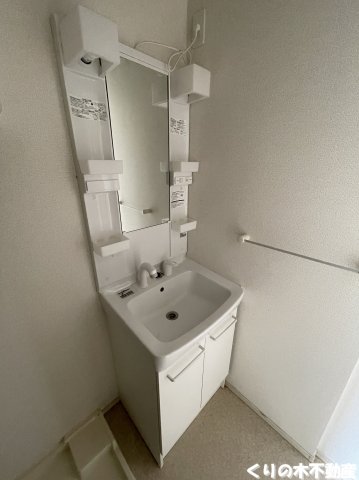 洗面設備　コンパクトで使いやすい洗面所