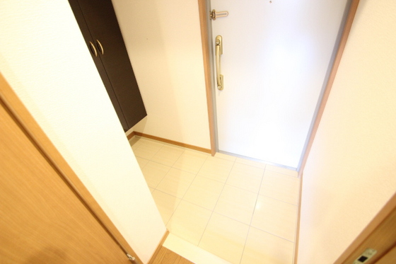 玄関　※別部屋の写真です