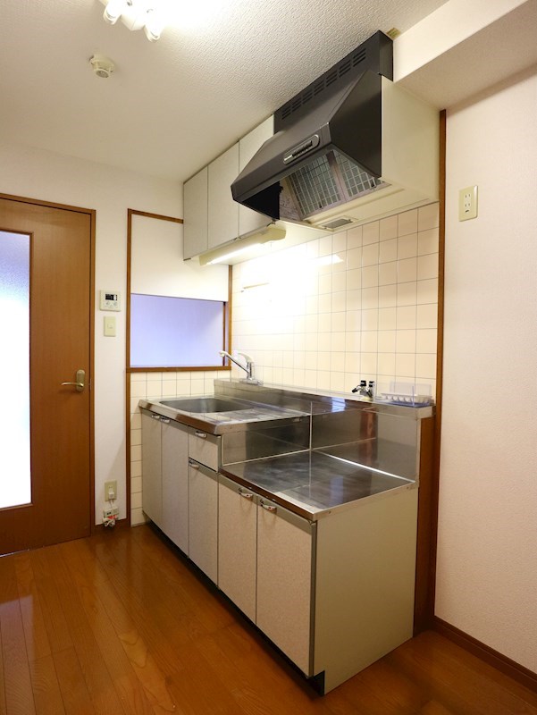 キッチン　他の不動産屋さん掲載のお部屋もご紹介可能です。