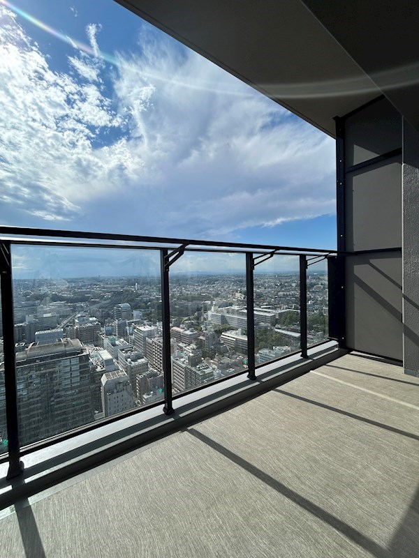 【横浜市神奈川区鶴屋町のマンションのバルコニー】