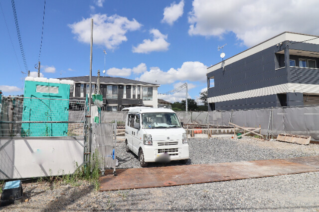 【小山市小山新築アパートの建物外観】