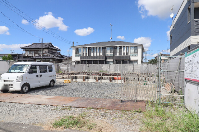 【小山市小山新築アパートの建物外観】