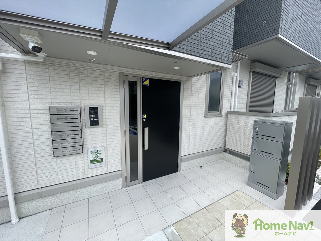 駐車場　オートロック・宅配ボックス・防犯カメラ 付