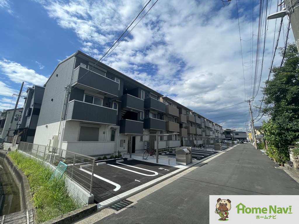 バルコニー　東向きで日当たり良好です。