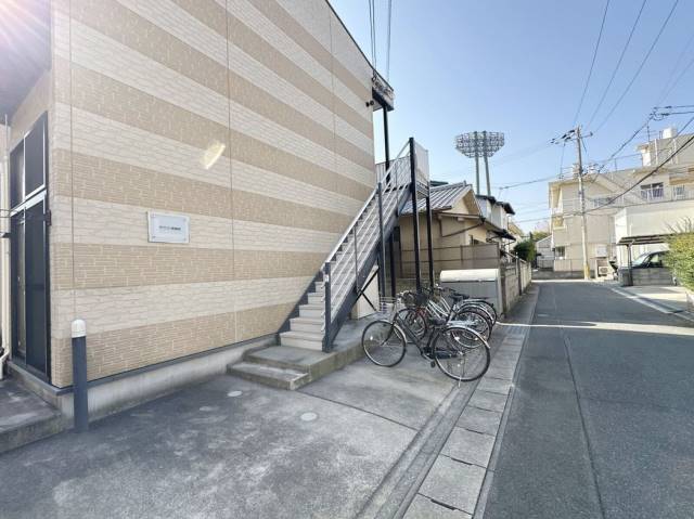 エントランス　駐車場