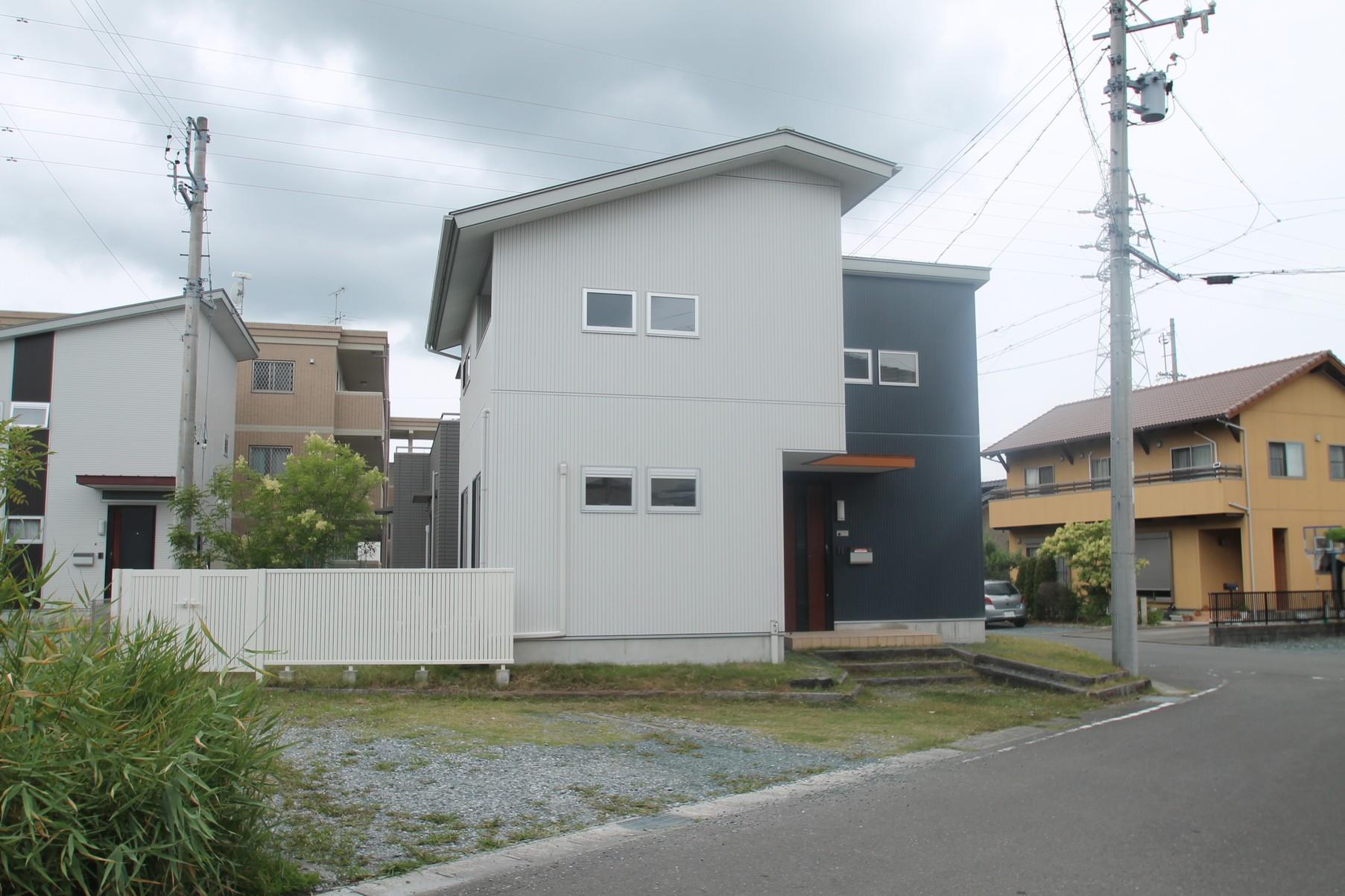 ＢＡＳＥ　ＨＯＵＳＥ宮脇の建物外観