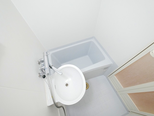 洗面設備　スペースが確保できる洗面所です