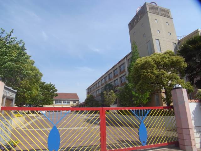 小学校　明石市立小学校 二見西小学校（小学校）まで1100m