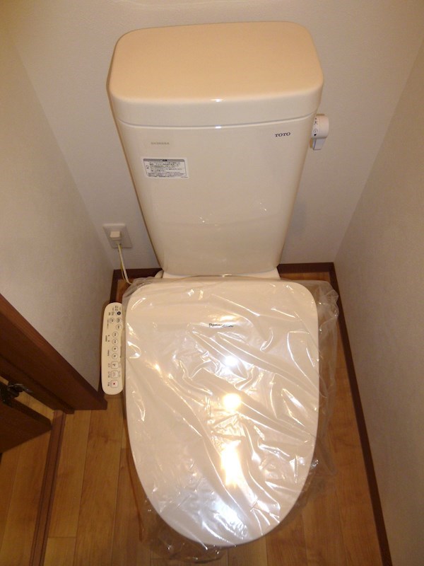 トイレ　温水洗浄便座