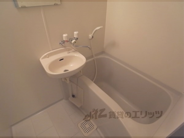 バス・シャワールーム　バス