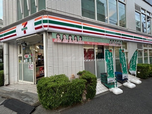 コンビニ　セブンイレブン 横浜羽衣町2丁目店（コンビニ）まで82m