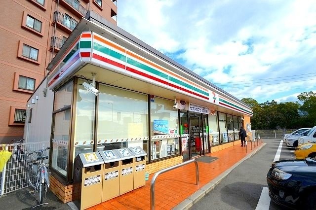 【広島市安佐南区川内のアパートのコンビニ】