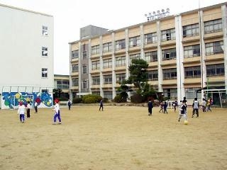 【多井畑南町戸建D棟の小学校】