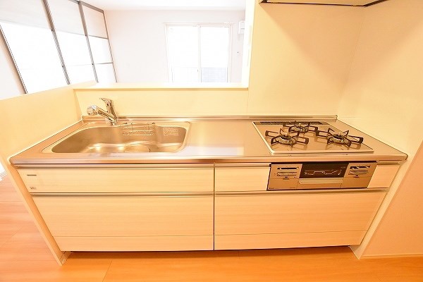 キッチン　★システムキッチン／３口コンロ★