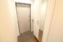 玄関　シューズBOXもシッカリ確保。鏡付き。