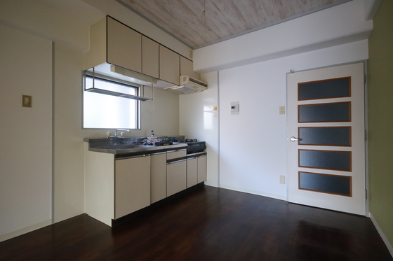 キッチン　※別部屋の写真です