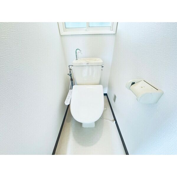 トイレ　コンパクトで使いやすいトイレです