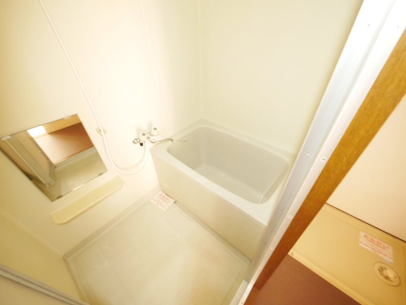 バス・シャワールーム　シャワー