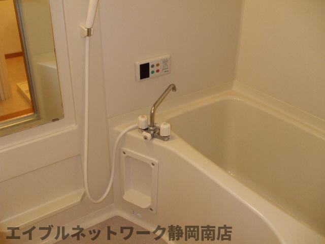 バス・シャワールーム　お風呂で日々の疲れを落としましょう