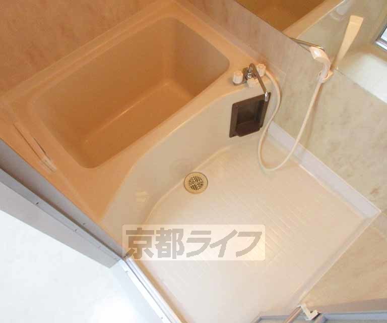 バス・シャワールーム　ゆったりできるお風呂です・