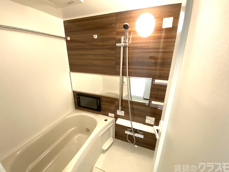 バス・シャワールーム　少し広めのお風呂です！