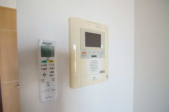 セキュリティ　来訪者が確認できる女性に安心の「TVモニターホン」