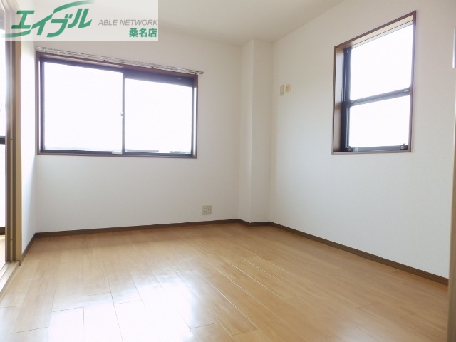 居室・リビング　反転タイプ参考写真