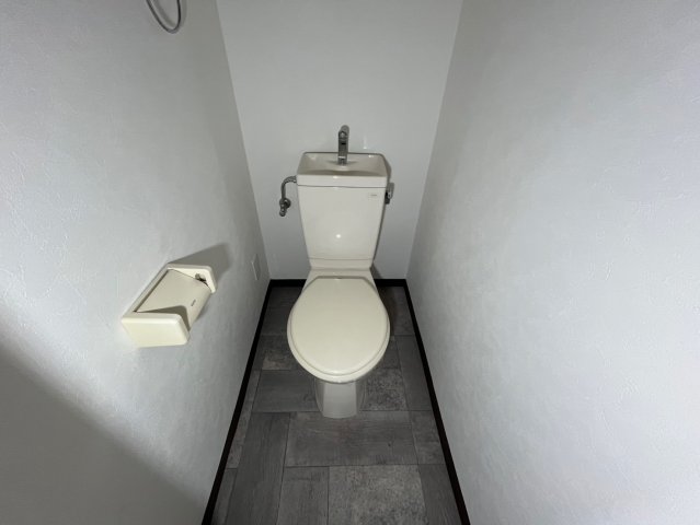 トイレ　三恵ハイツ