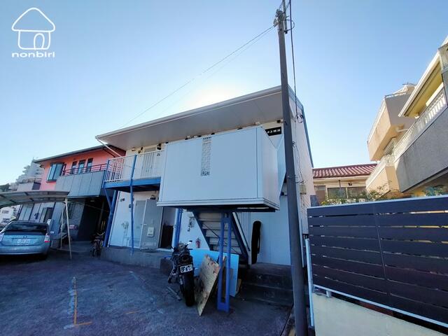 建物外観　住宅街にあるハイツです。