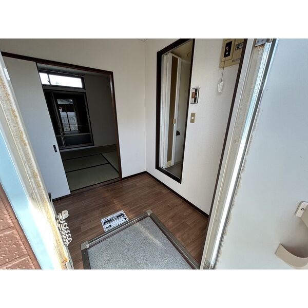 玄関　キッチン