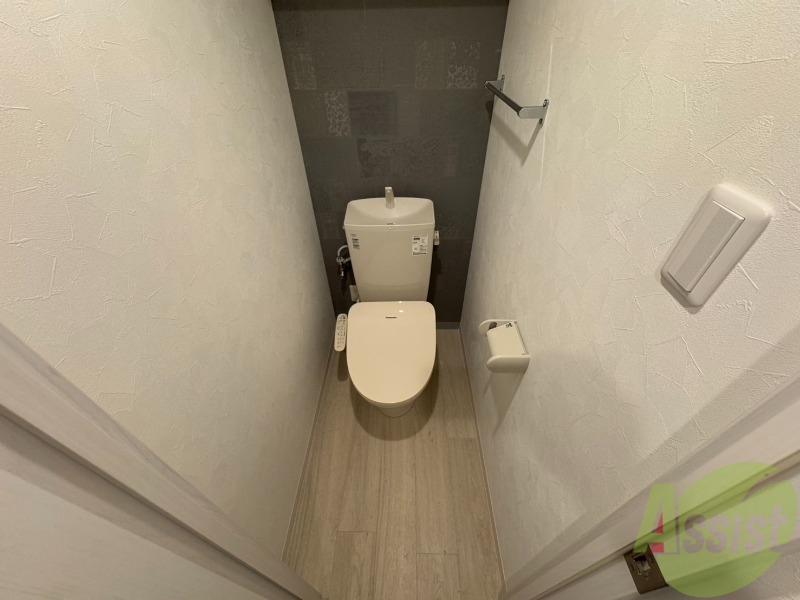 トイレ　こちらはトイレです。清潔感があり、安心して使用できます。