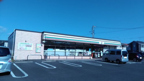 コンビニ　セブン-イレブン 各務原蘇原吉野町３丁目店（コンビニ）まで48m