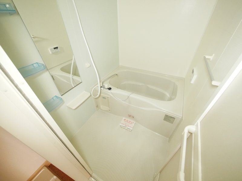 バス・シャワールーム　シャワー・追い焚き給湯