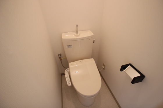 トイレ　※別号室の写真です。