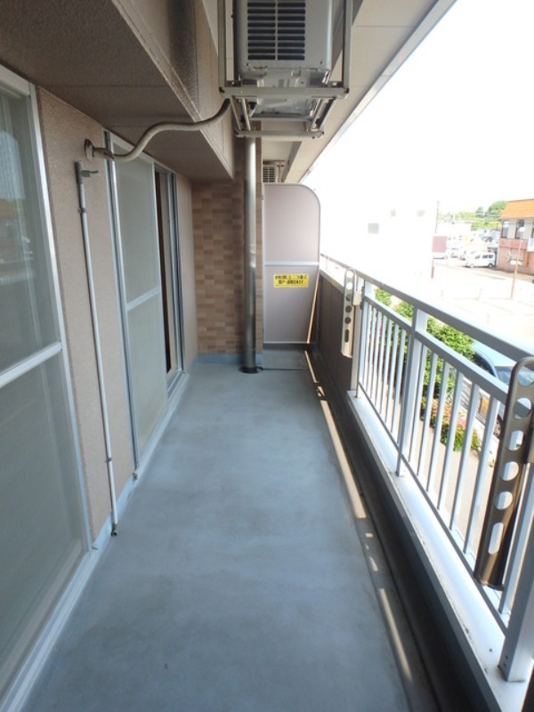 バルコニー　図面と現状に相違がある場合には現状を優先