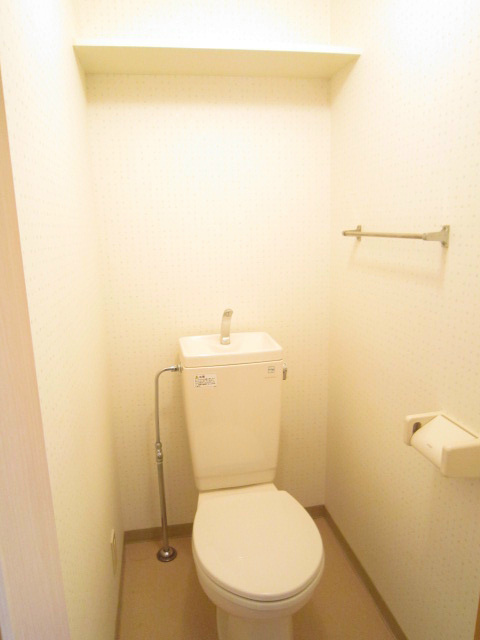 トイレ　写真は同タイプ別部屋です
