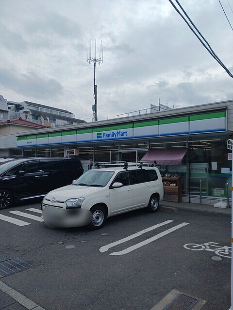 その他　ファミリーマート（その他）まで128m