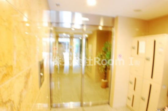 エントランス　ゆとりのあるエントランスです