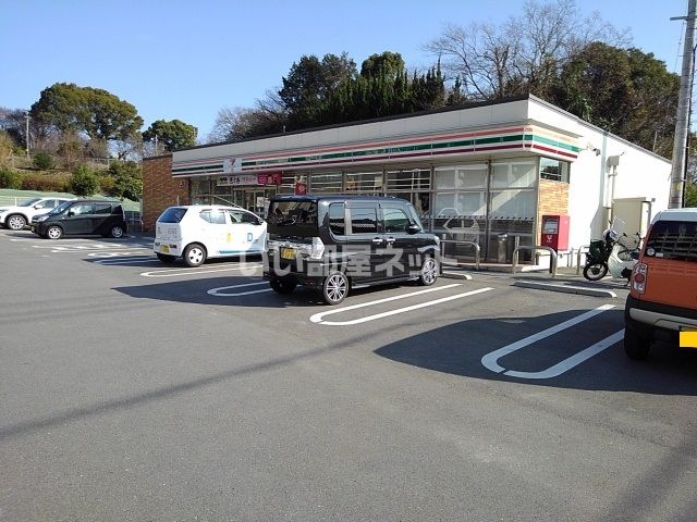 コンビニ　セブンイレブン 久留米大学西店（コンビニ）まで307m