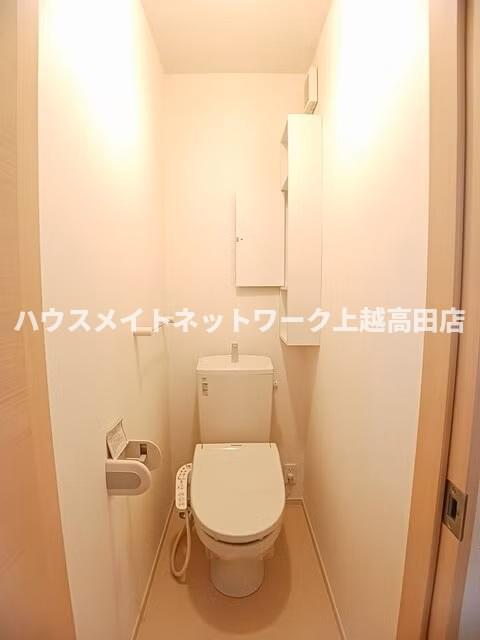 トイレ　温水洗浄暖房便座