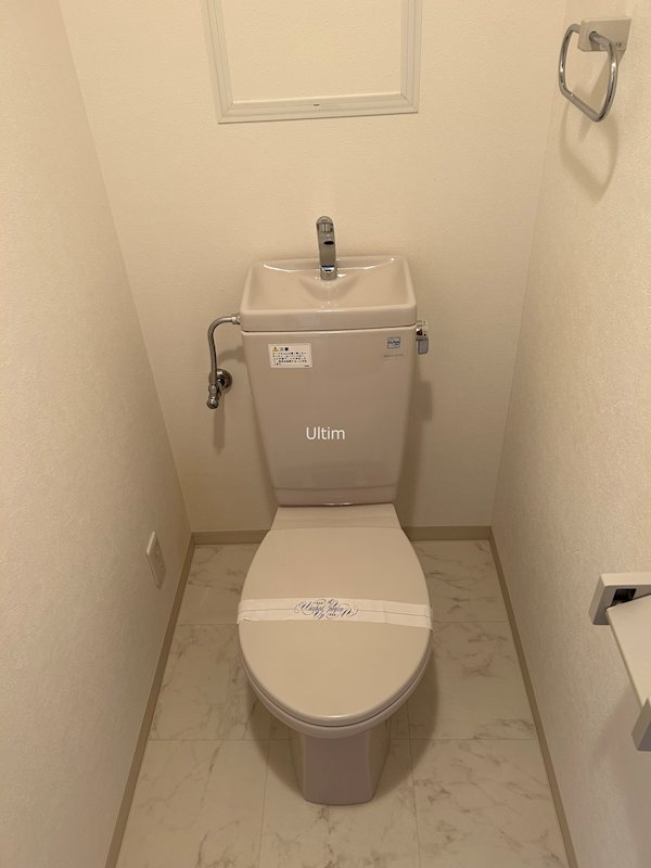 トイレ　別のお部屋のお写真です。ご参考までに。