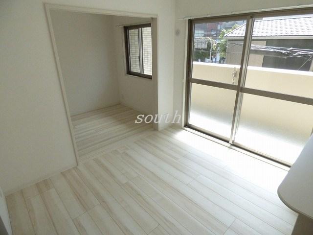 居室・リビング　洗練された清潔感漂う清楚な仕上がり♪