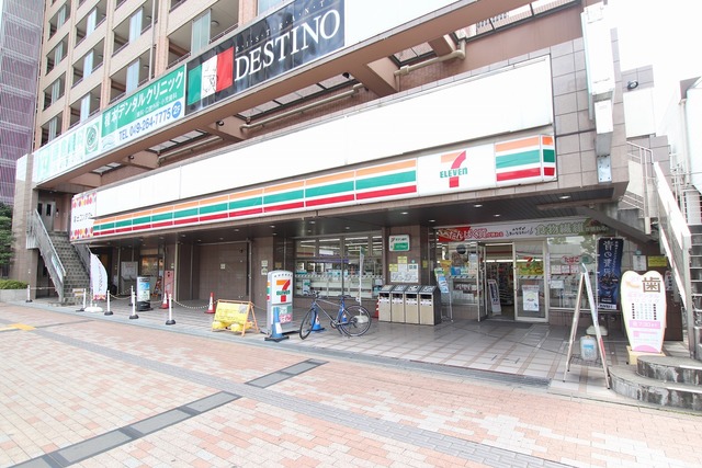コンビニ　セブンイレブンふじみ野駅東口店（コンビニ）まで230m