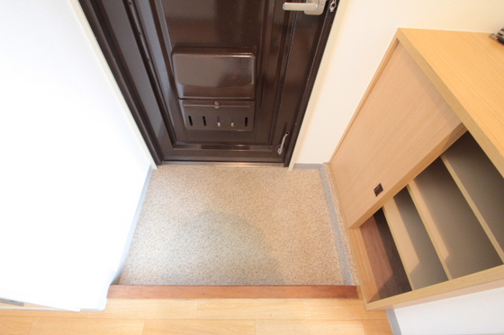 玄関　※別部屋の写真です