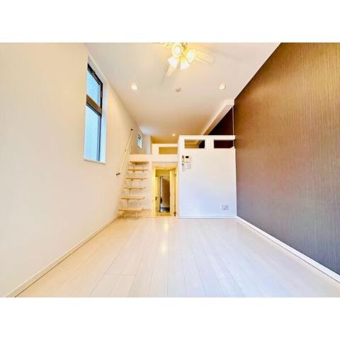 居室・リビング　室内