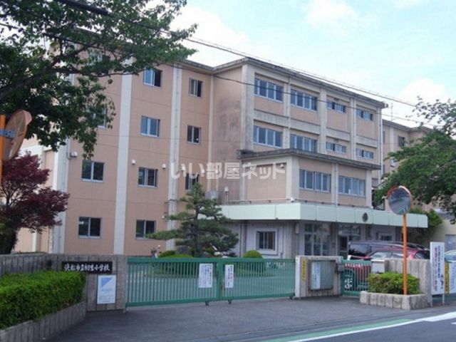 小学校　浜松市立初生小学校（小学校）まで409m