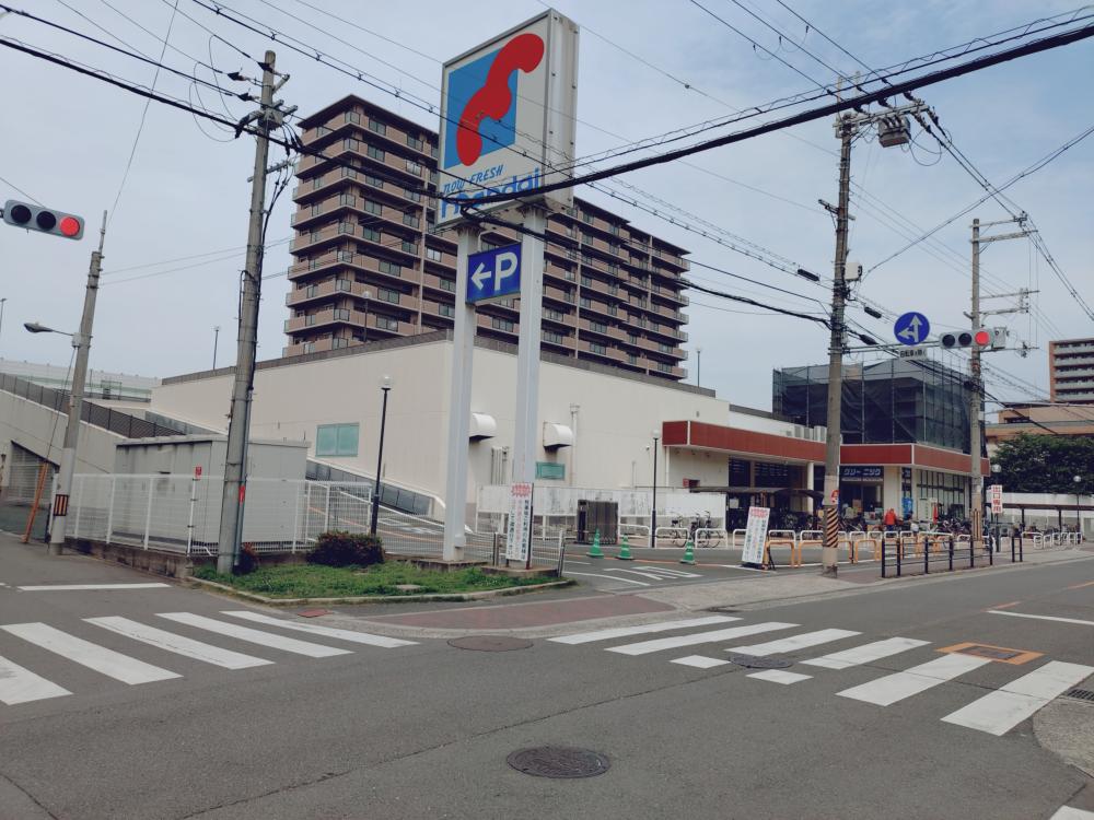 スーパー　万代旭高殿店（スーパー）まで301m