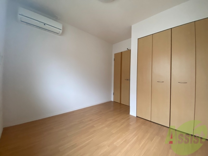 その他部屋・スペース　寝室には５．２帖の洋室をお使いください！使いやすい広さです！